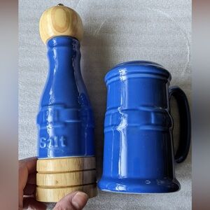 Longaberger basketweave Blue Ceramic Salt grinder and shaker